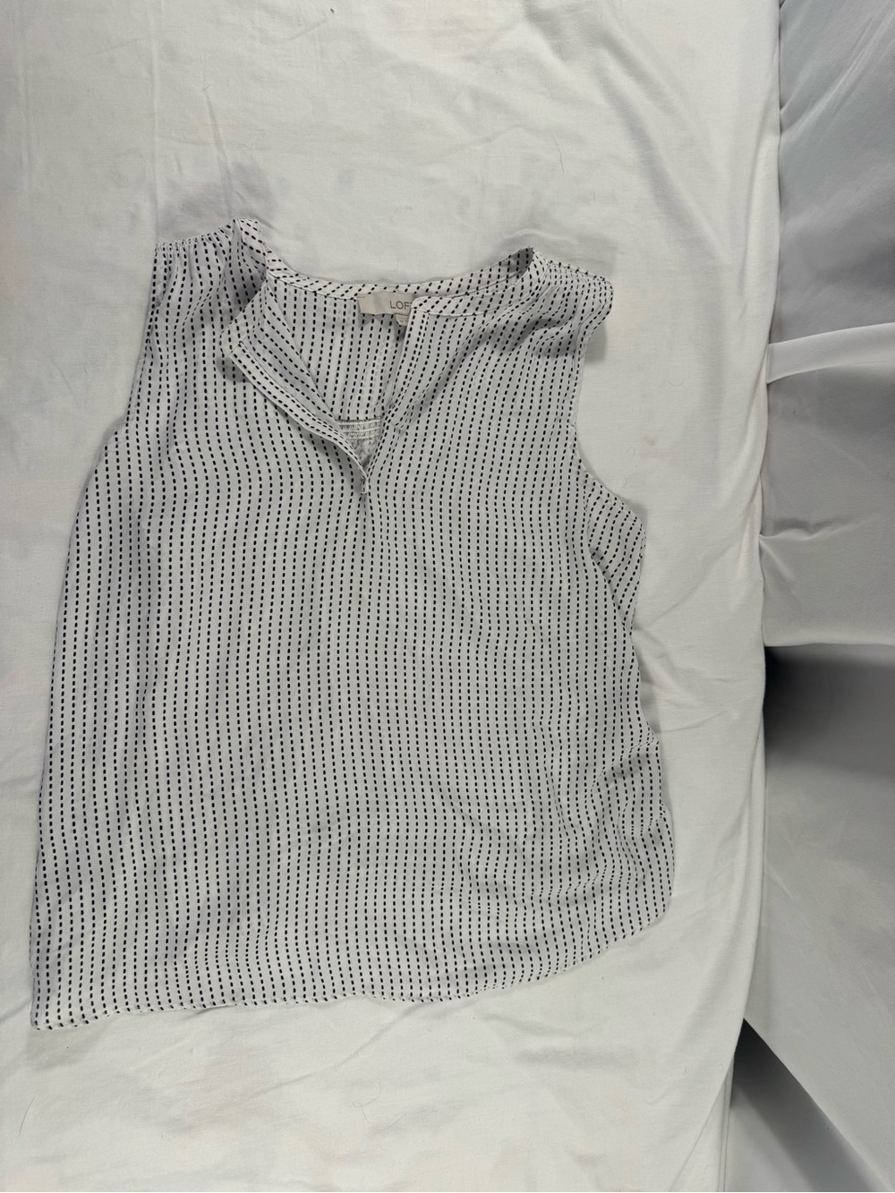 LOFT Sleeveless Blouse White Black Vertical Dots Stripe Split V-Neck Tank SP